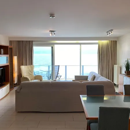 Апартаменты In With Sea Views